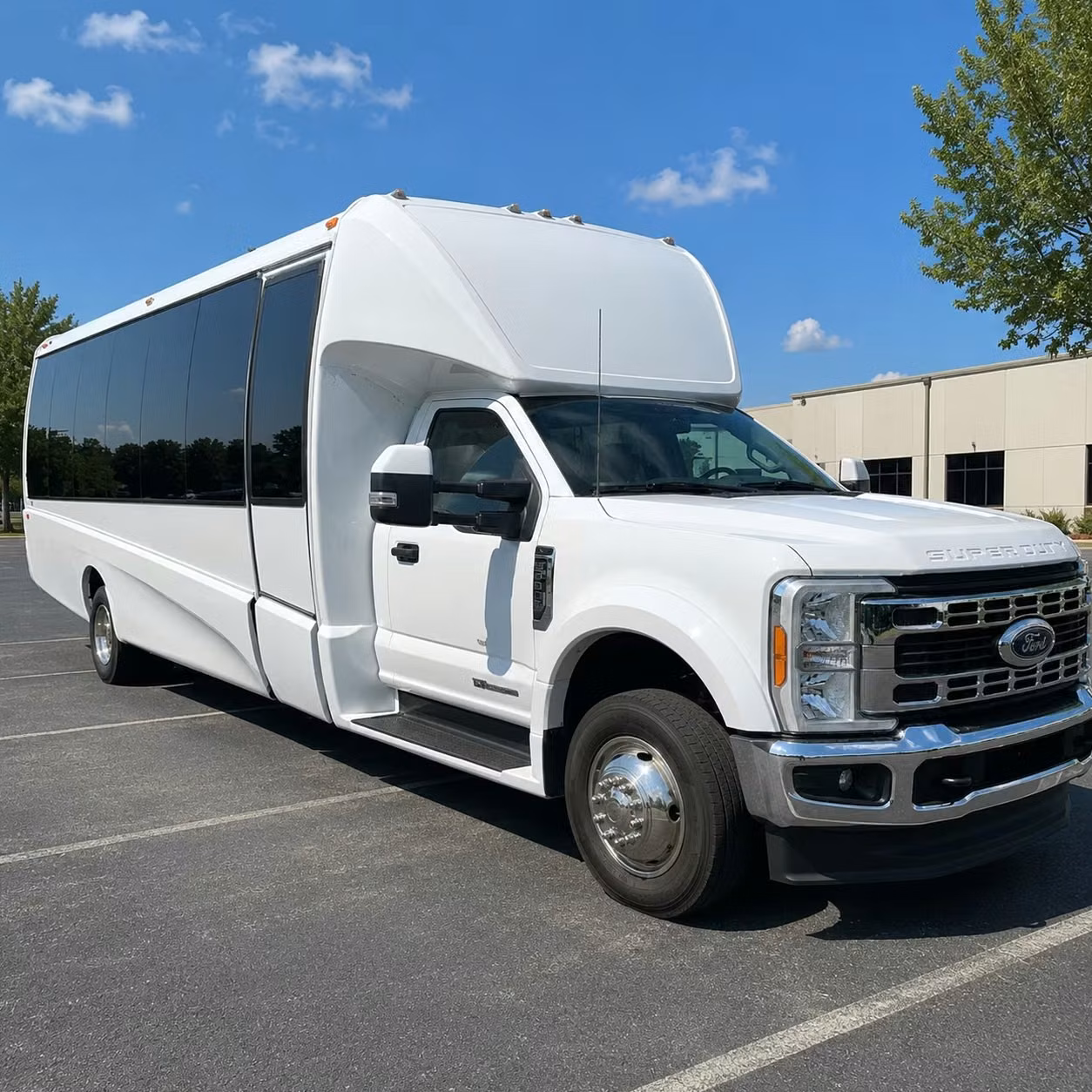 rochester 15 passenger minibus rental